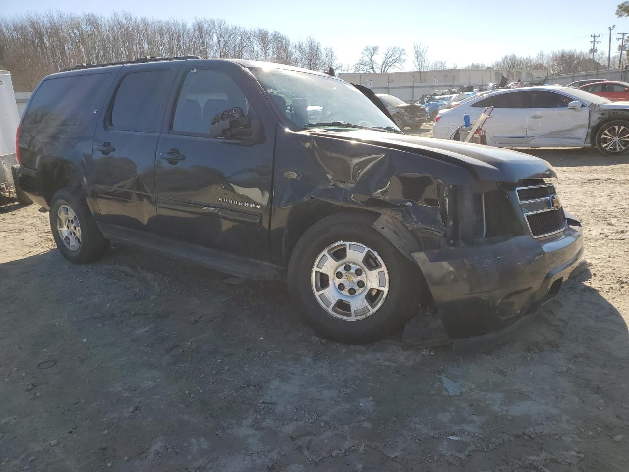 2014 Chevrolet Suburban - Image 4