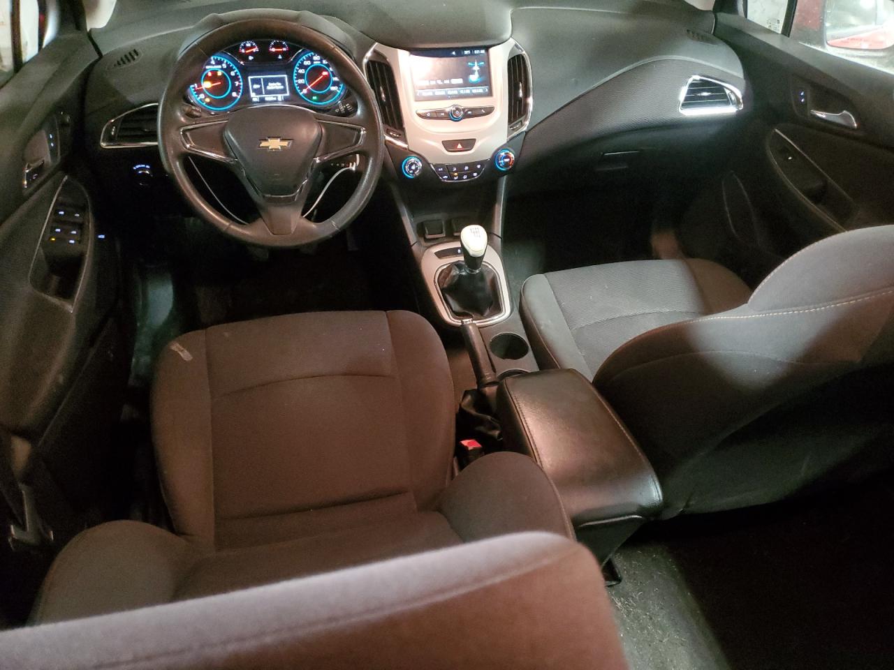 2017 Chevrolet Cruze - Image 8