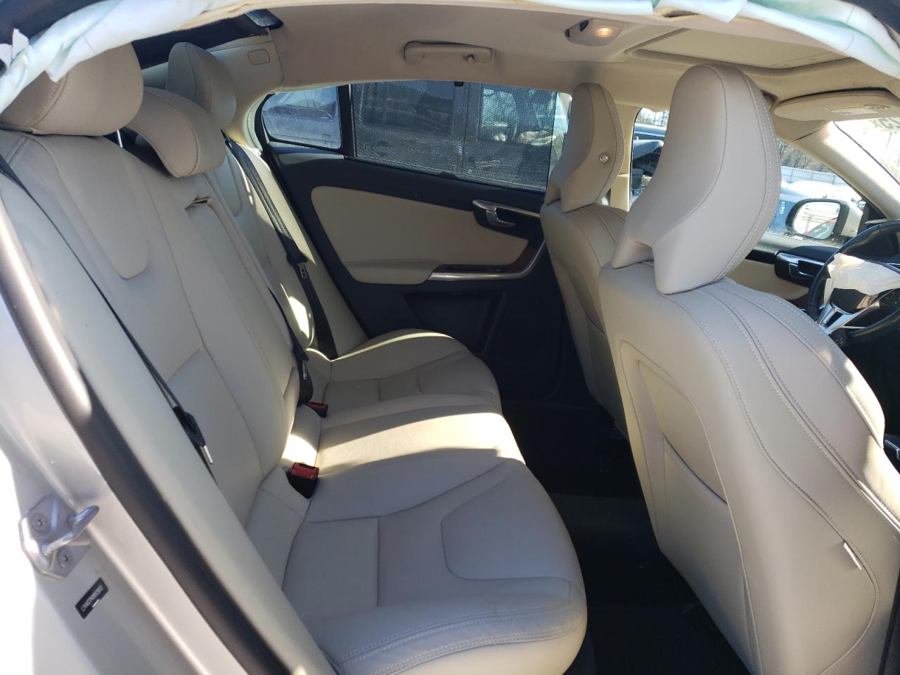 2017 Volvo S60 - Image 10