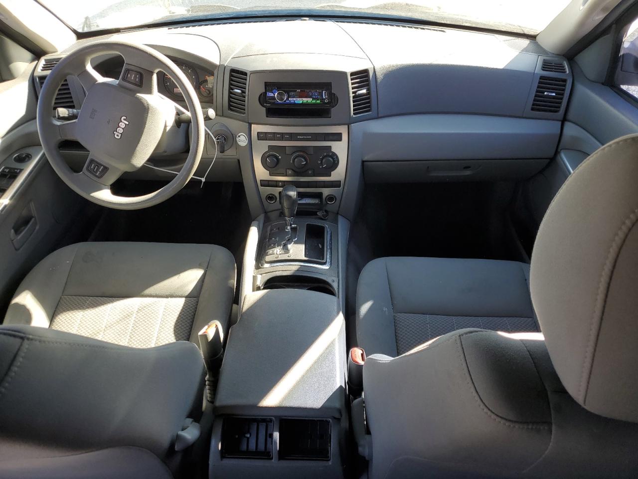 2005 Jeep Grand Cherokee - Image 8
