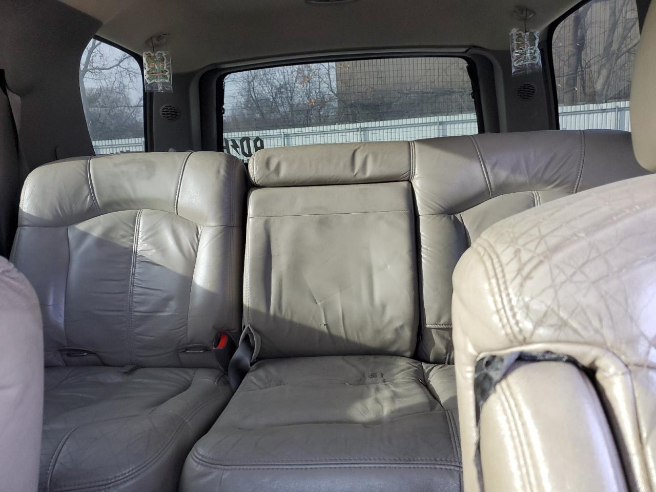 2002 Chevrolet Tahoe K1500 VIN: 1GNEK13ZX2R282363 Lot: 87883605