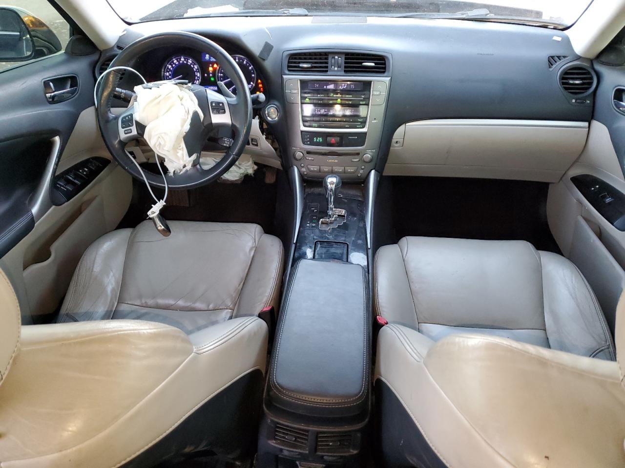 2011 Lexus IS - Image 8
