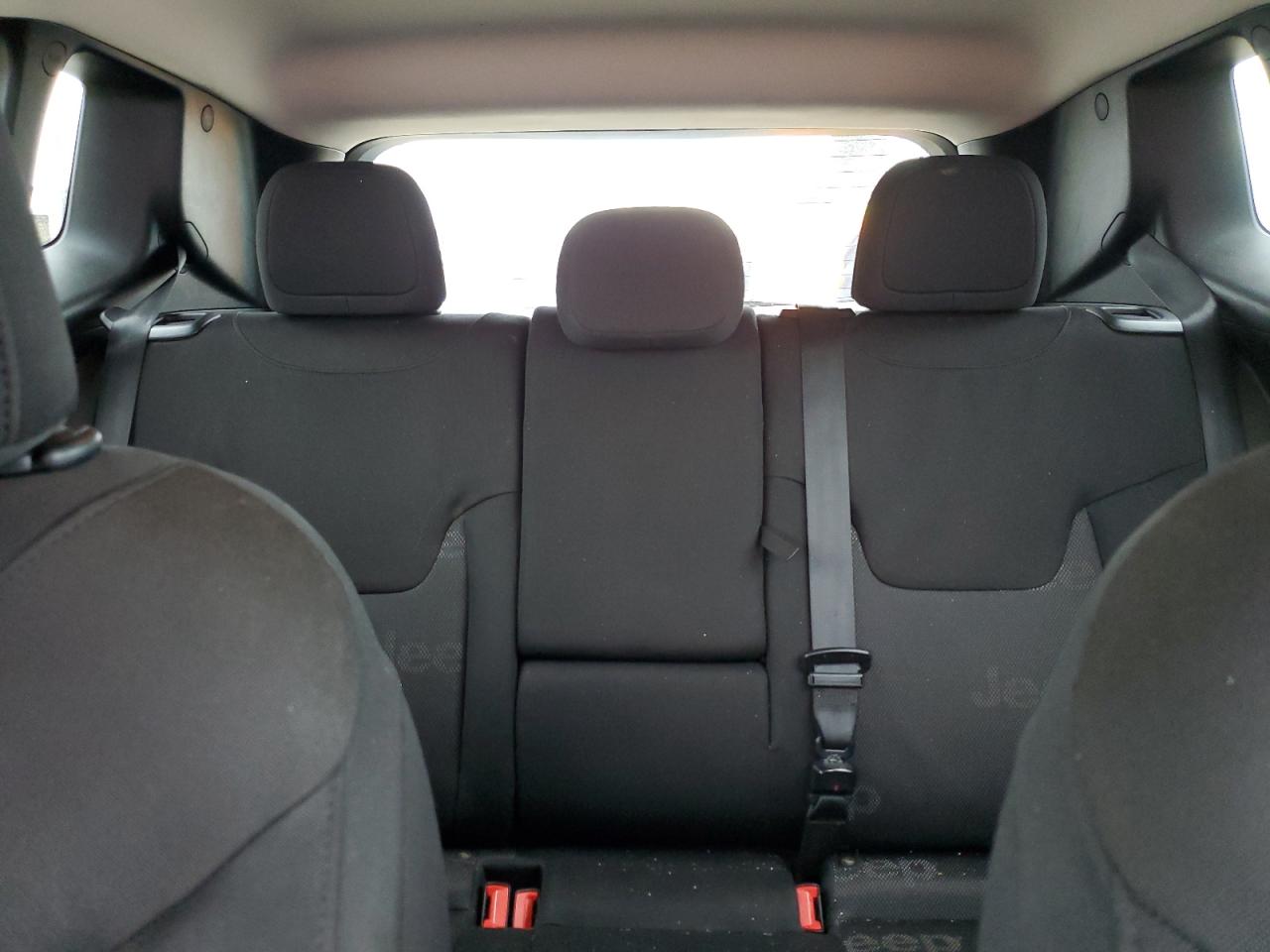 2015 Jeep Renegade - Image 10