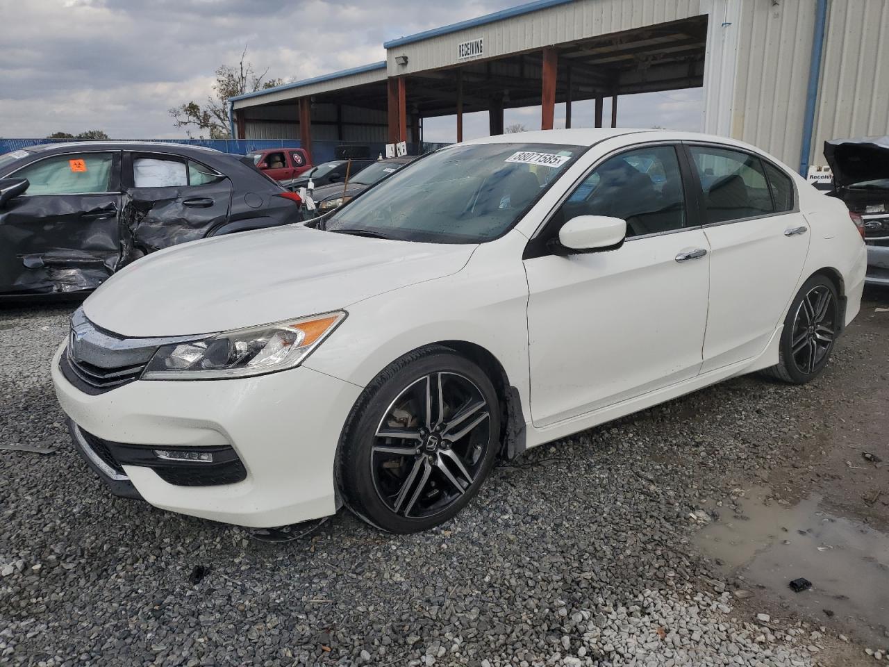 VIN 1HGCR2F12HA284088 2017 HONDA ACCORD no.1