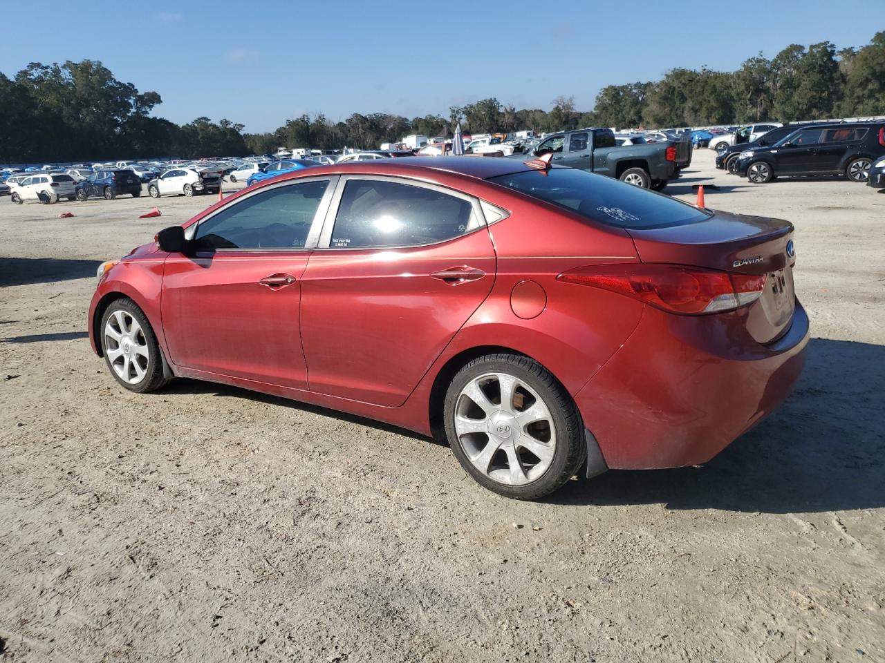 2013 Hyundai Elantra - Image 2