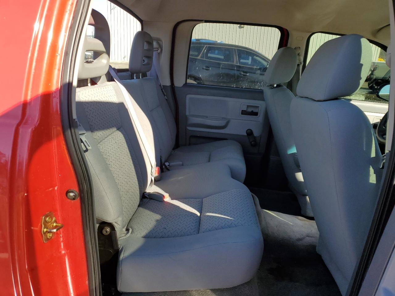2007 Dodge Dakota - Image 10