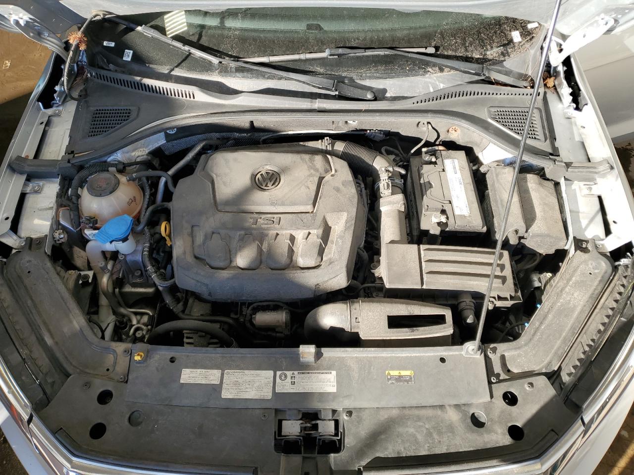 2020 Volkswagen Passat - Image 11