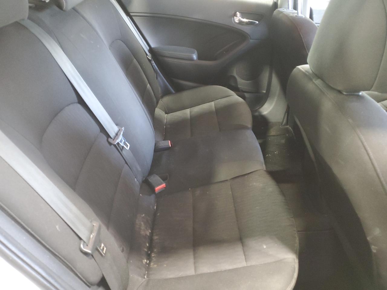 2016 Kia Forte - Image 10