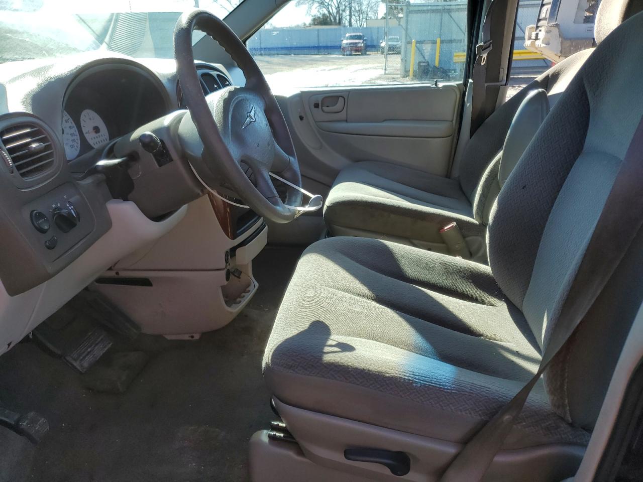 2005 Chrysler Town & Country - Image 7