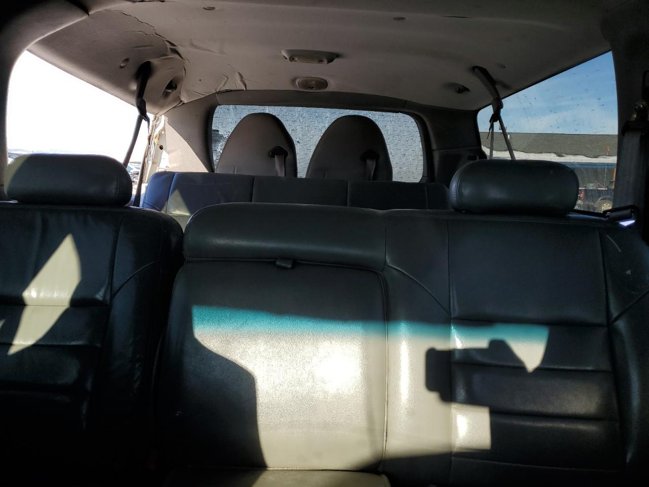 2002 Ford Excursion - Image 10