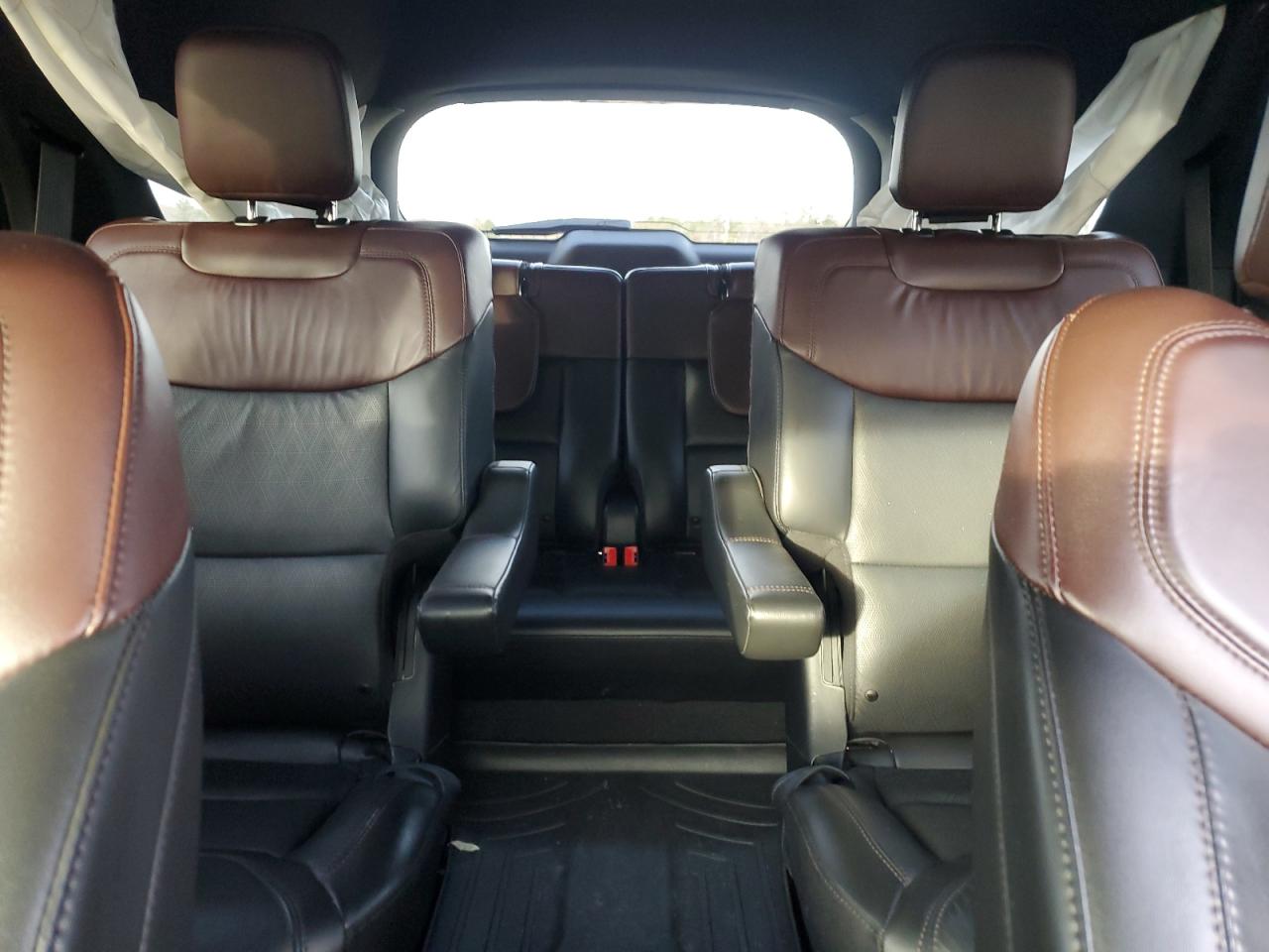 2022 Ford Explorer - Image 10