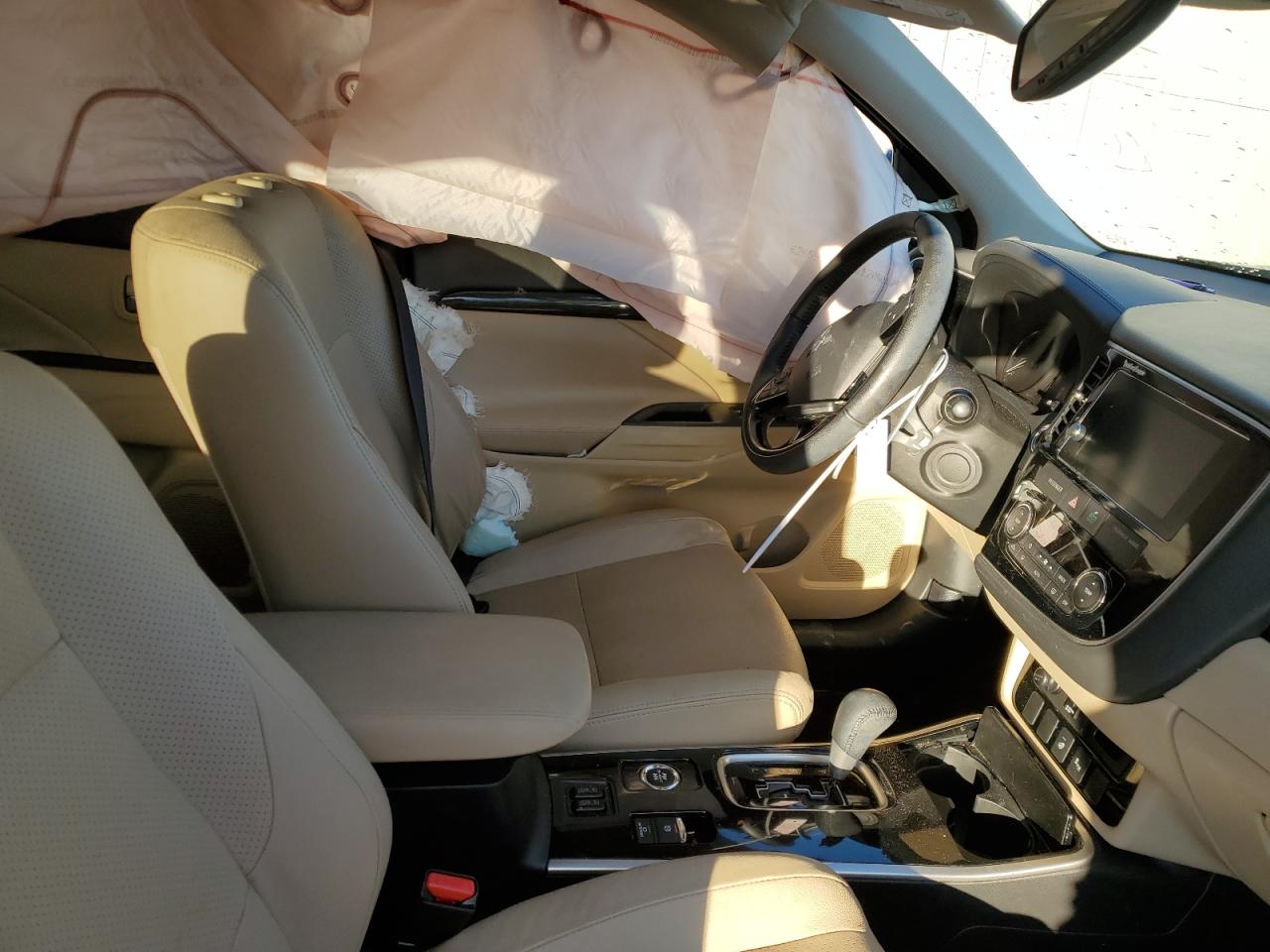2018 Mitsubishi Outlander - Image 7