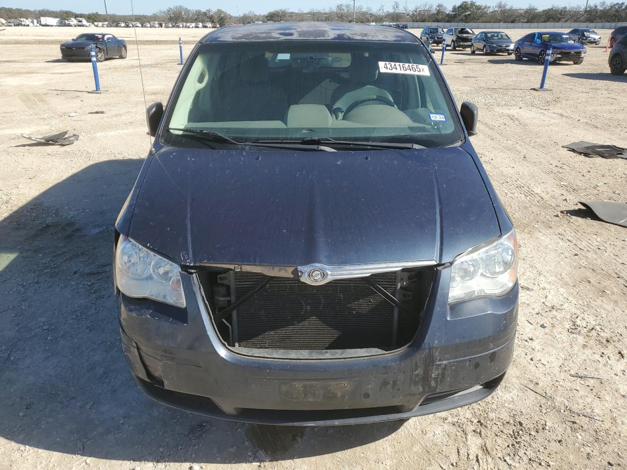 2008 Chrysler Town & Country - Image 5