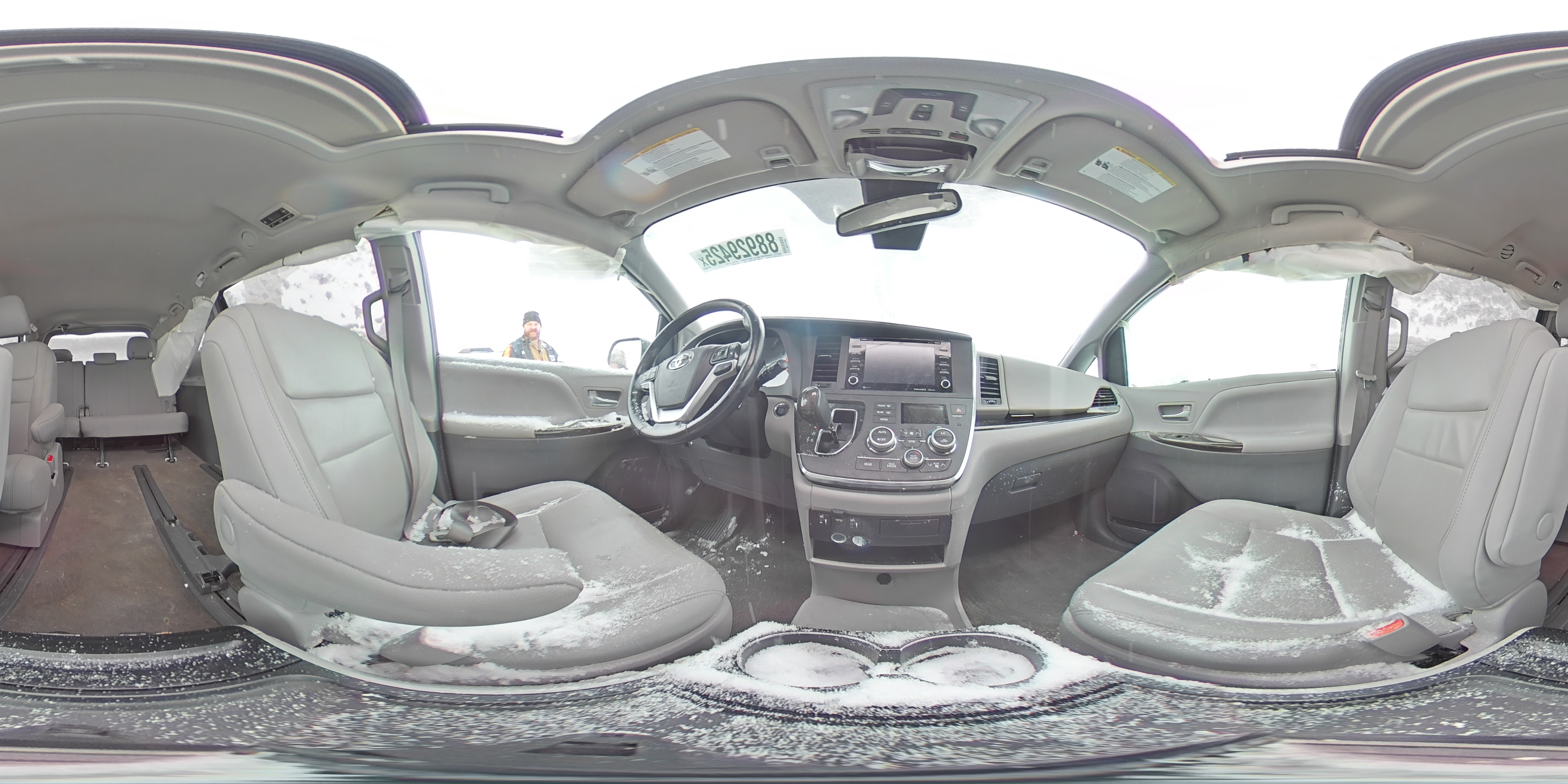 2018 Toyota Sienna - Image 13