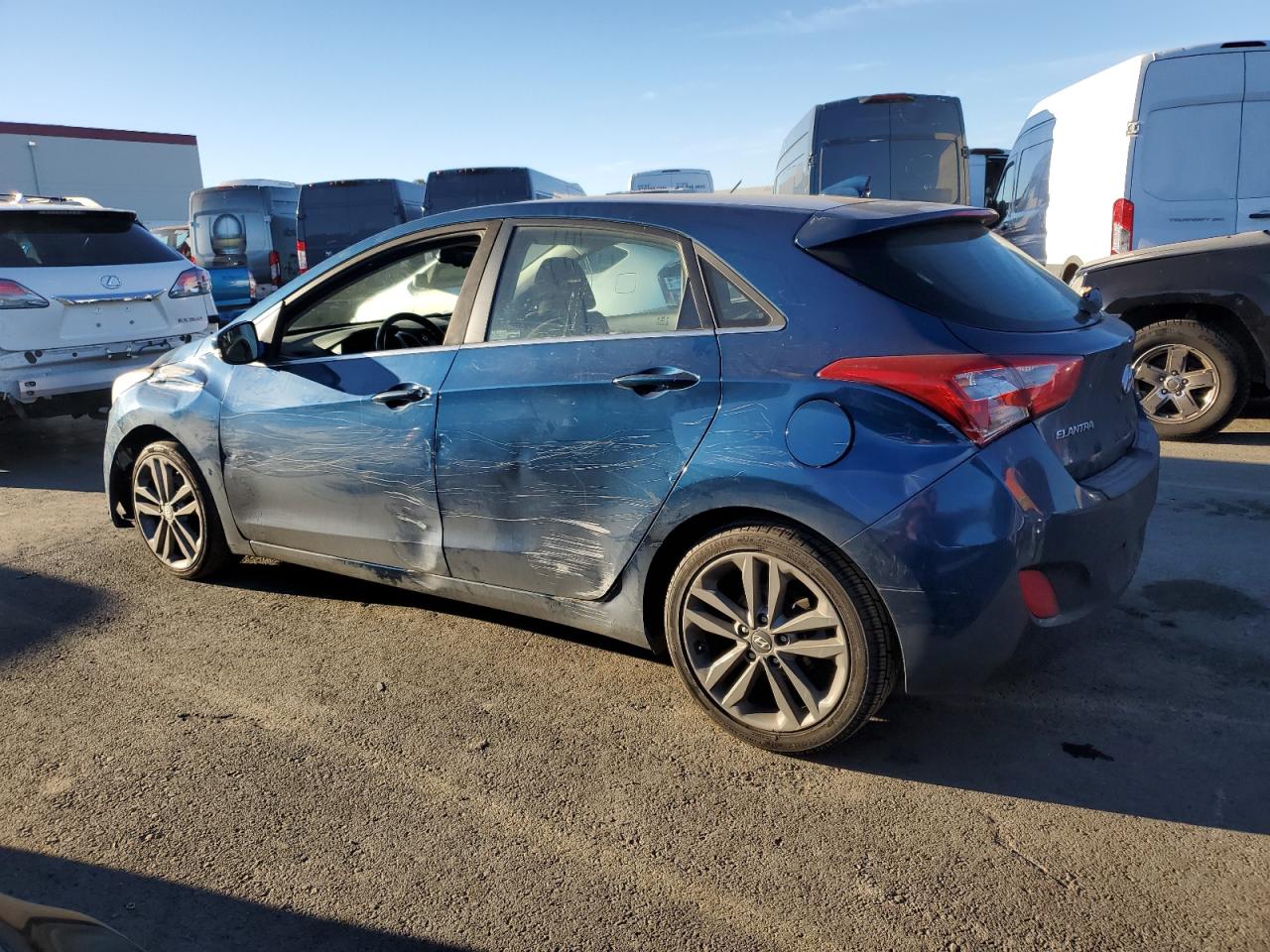 KMHD35LH0GU295851 2016 HYUNDAI ELANTRA - Image 2