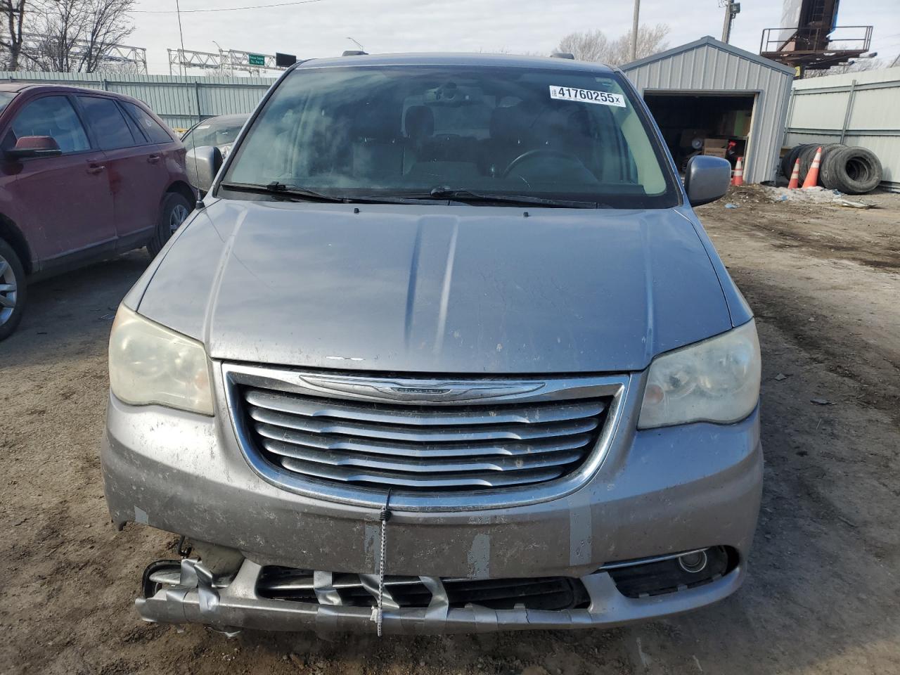2013 Chrysler Town & Country - Image 5