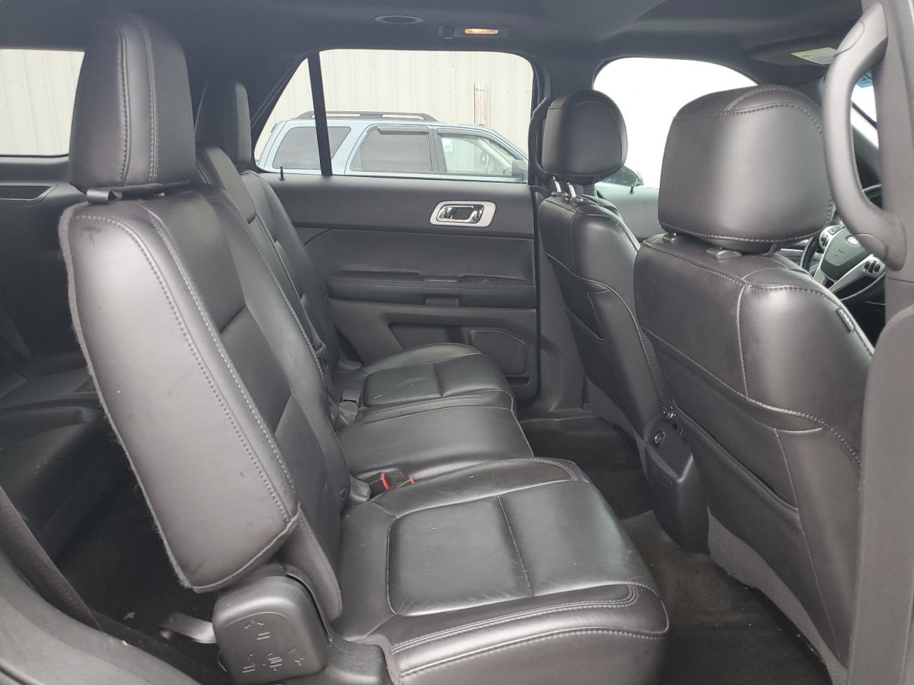 2013 Ford Explorer - Image 11