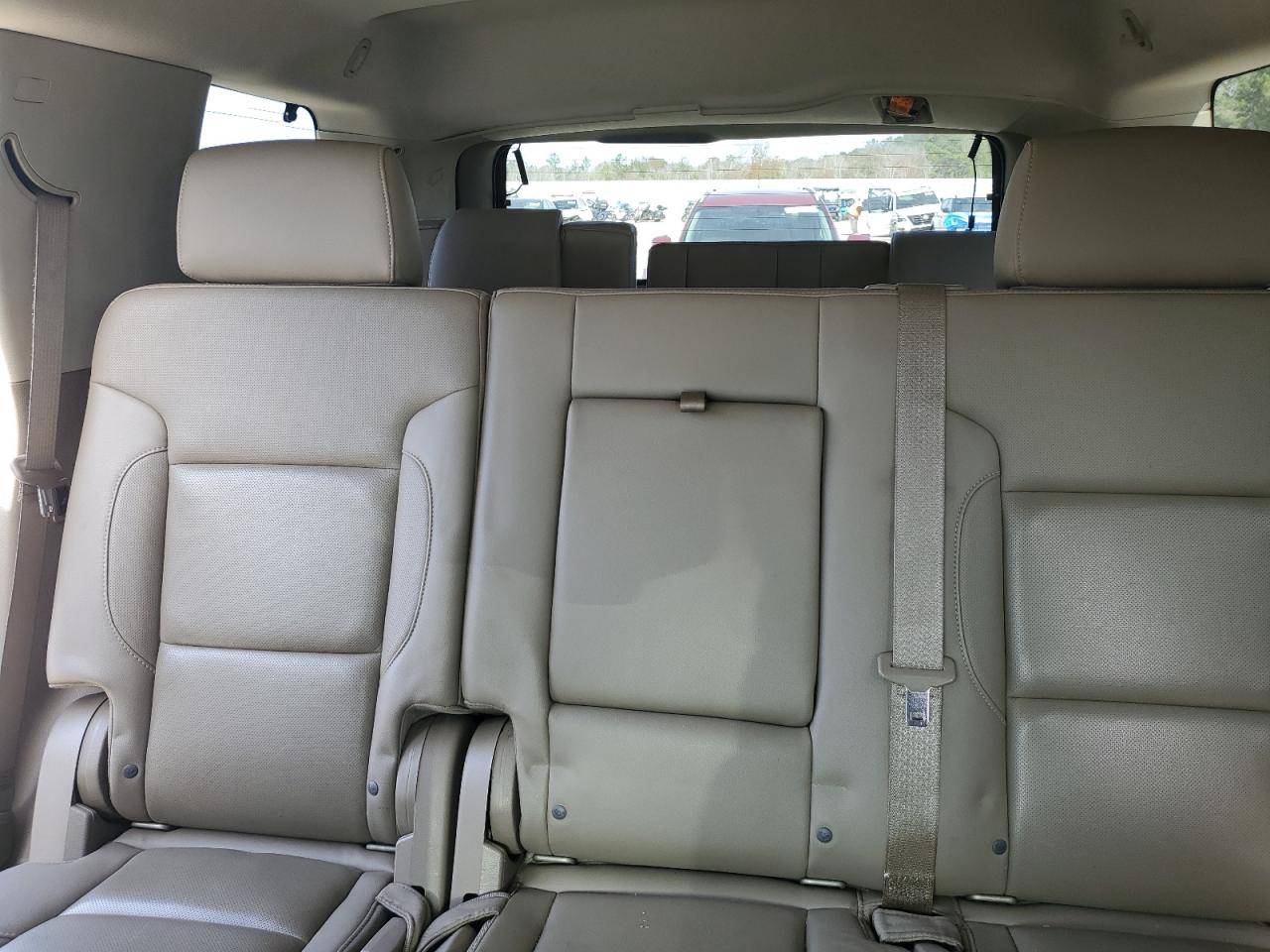 2015 GMC Yukon - Image 10