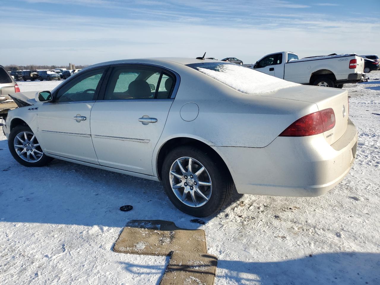2007 Buick Lucerne - Image 2