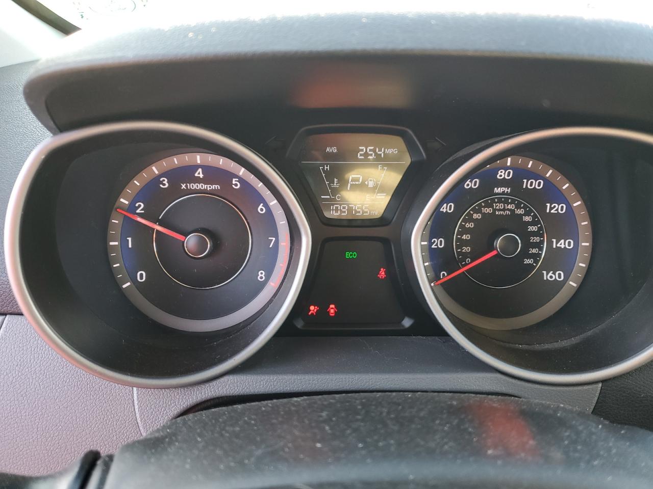 2016 Hyundai Elantra - Image 9