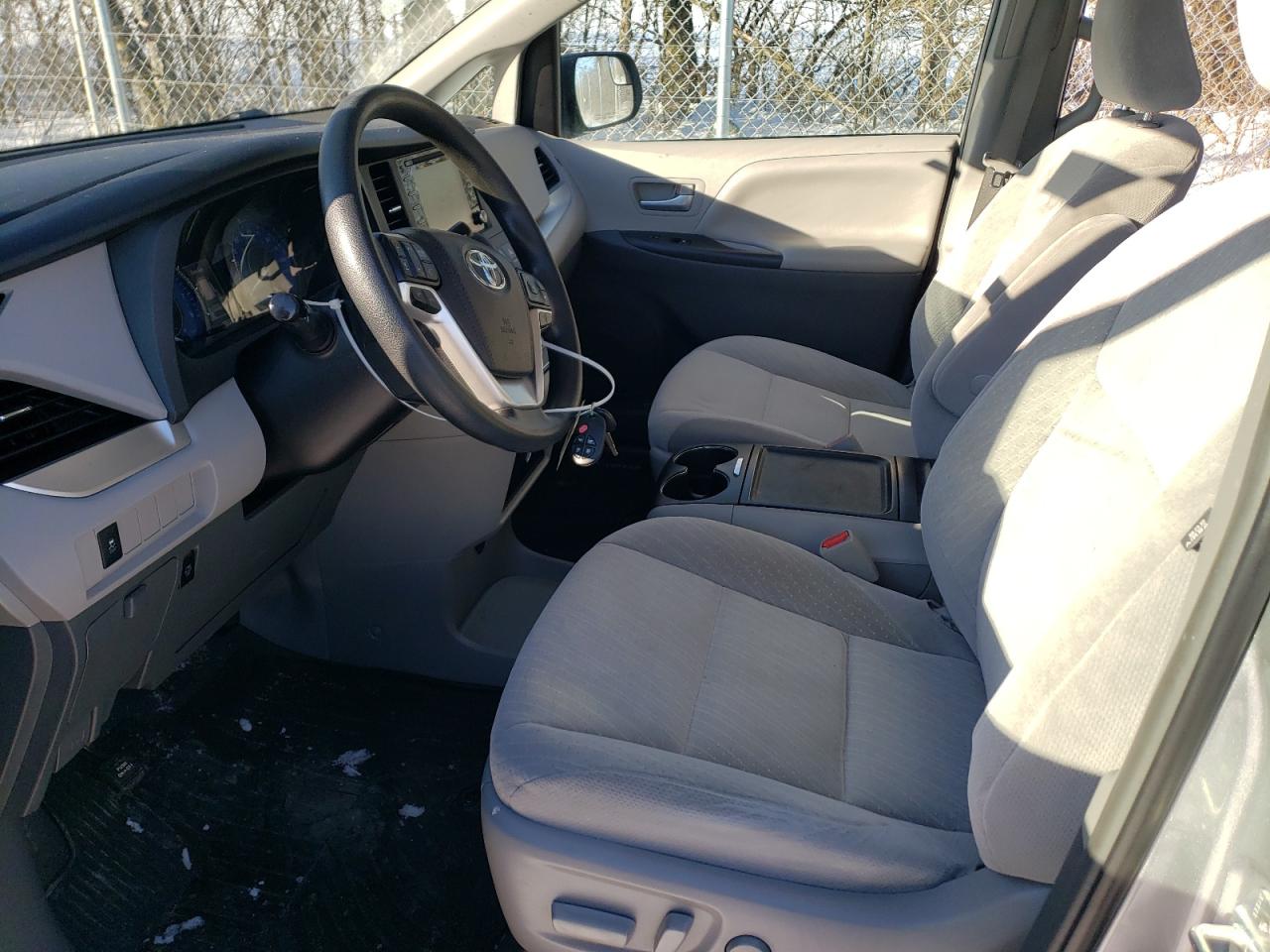 2019 Toyota Sienna - Image 7