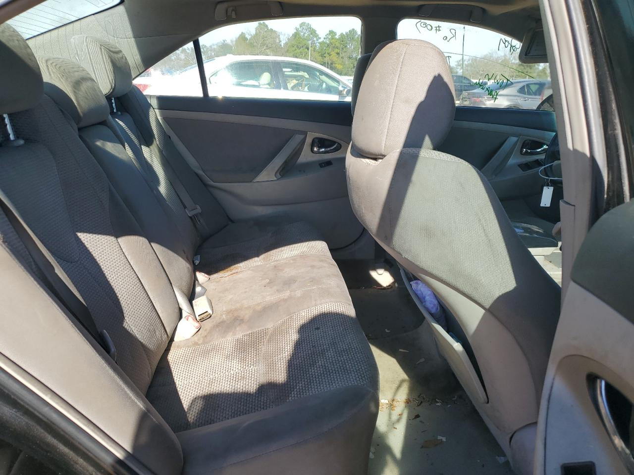 2011 Toyota Camry - Image 10