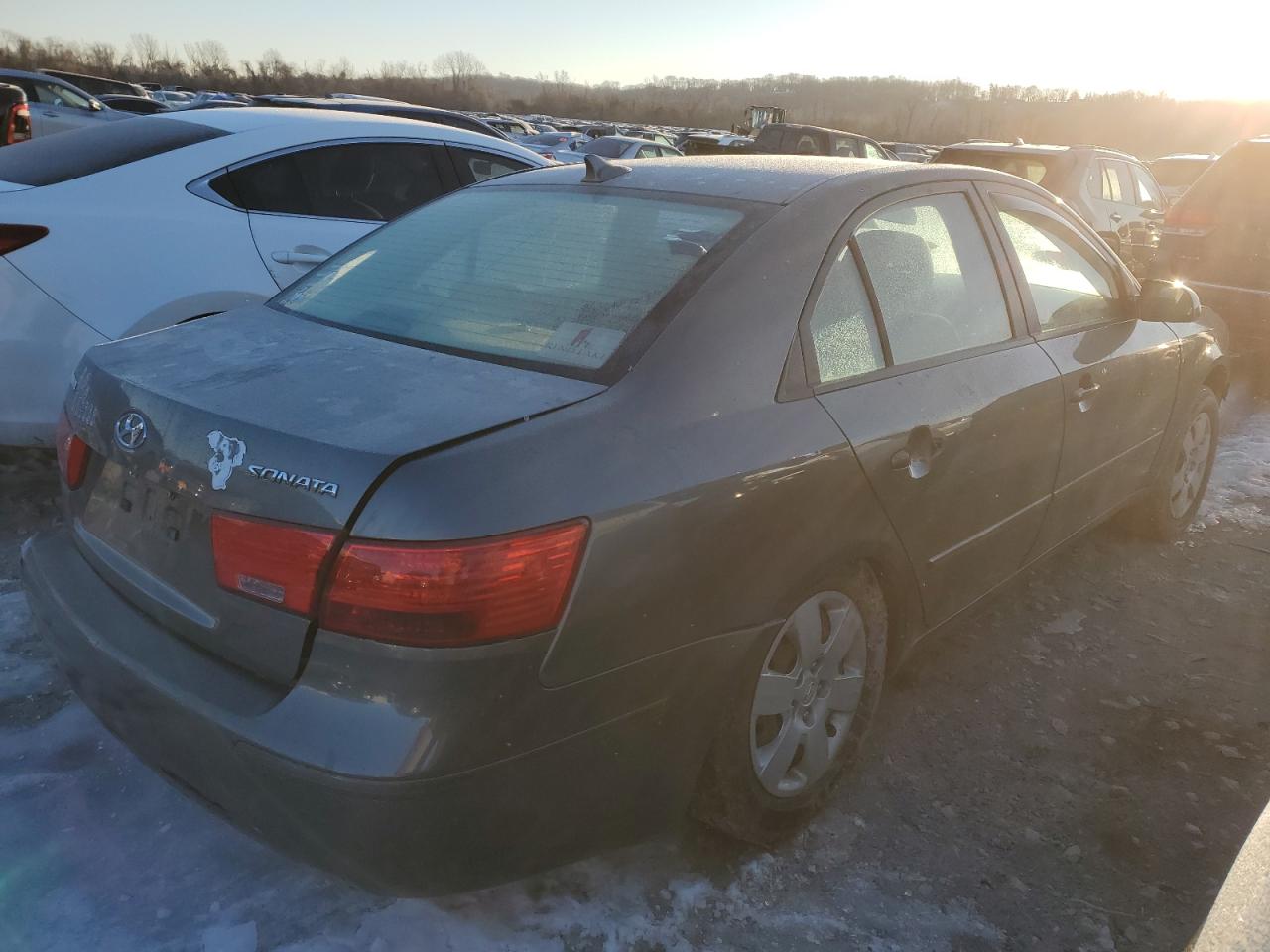 2010 Hyundai Sonata - Image 3