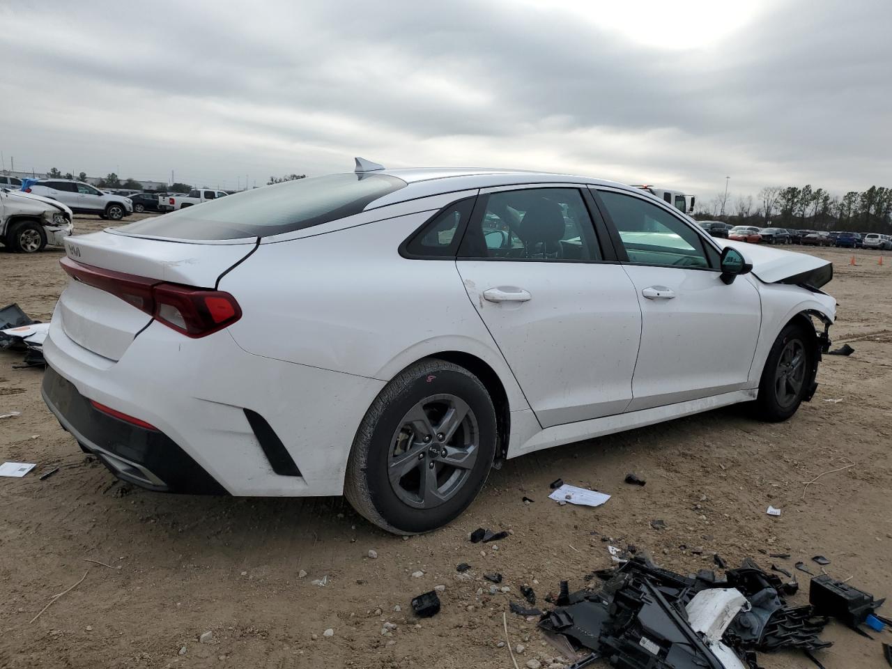 2023 Kia K5 - Image 3