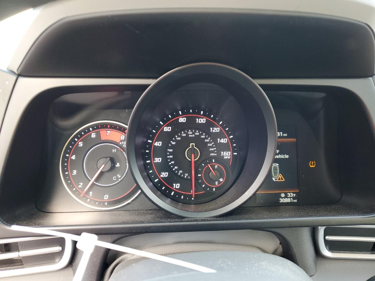 2022 Hyundai Elantra - Image 9