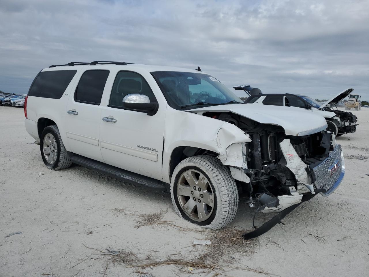 2014 GMC Yukon - Image 4