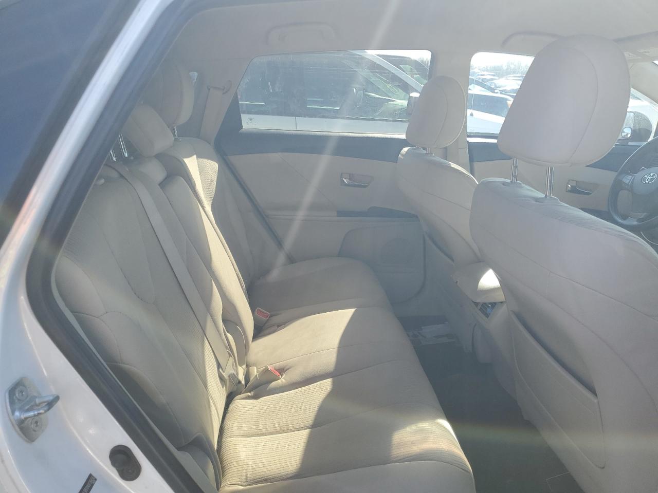 2010 Toyota Venza - Image 11