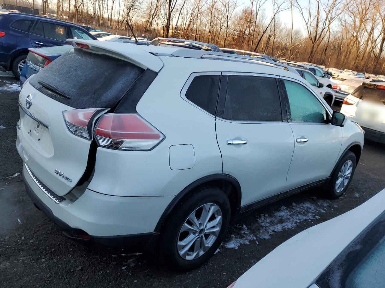 2015 Nissan Rogue - Image 3