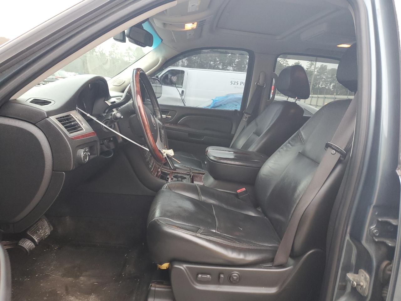 2008 Cadillac Escalade - Image 7