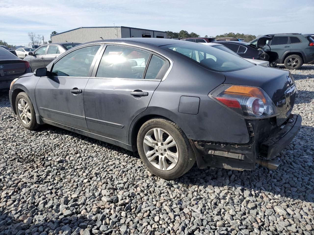 2010 Nissan Altima - Image 2