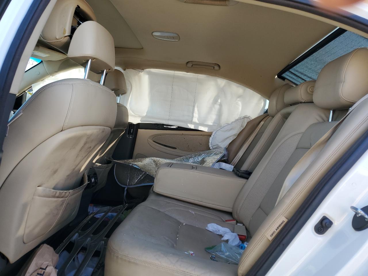 2011 Hyundai Genesis - Image 10