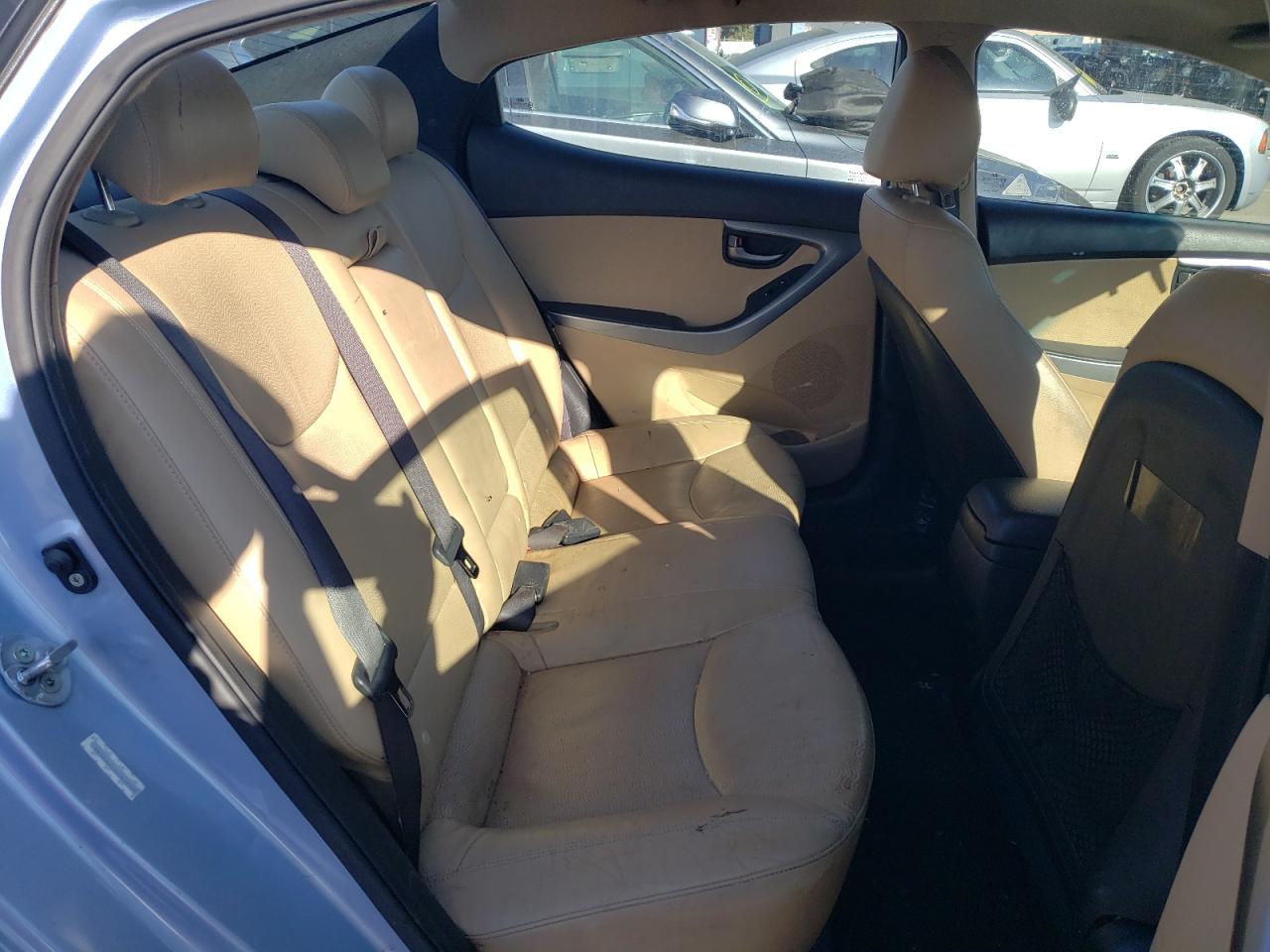 2013 Hyundai Elantra - Image 10