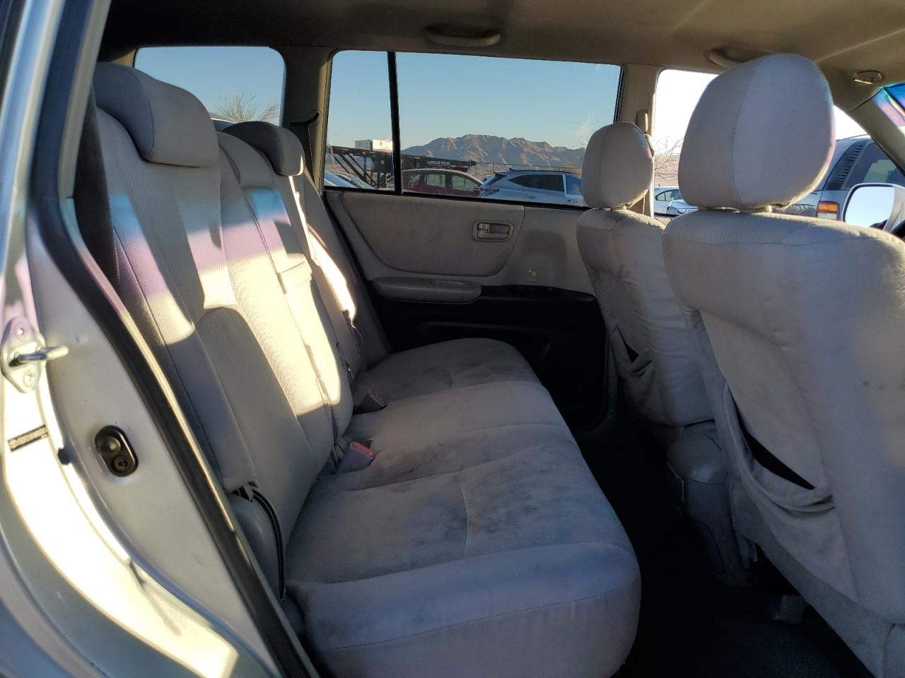 2004 Toyota Highlander - Image 11