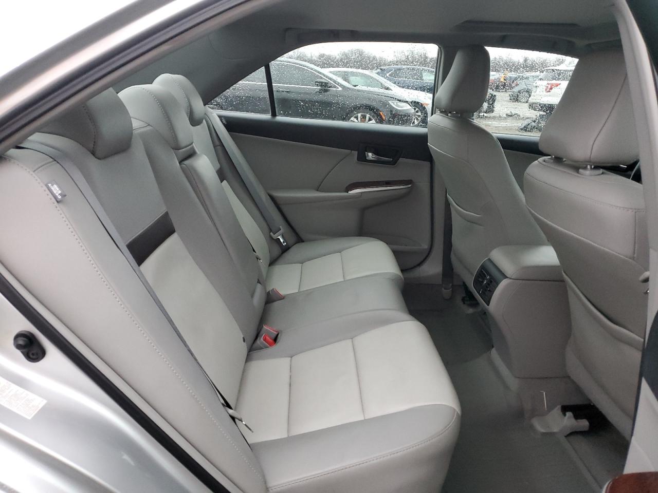 2012 Toyota Camry - Image 10