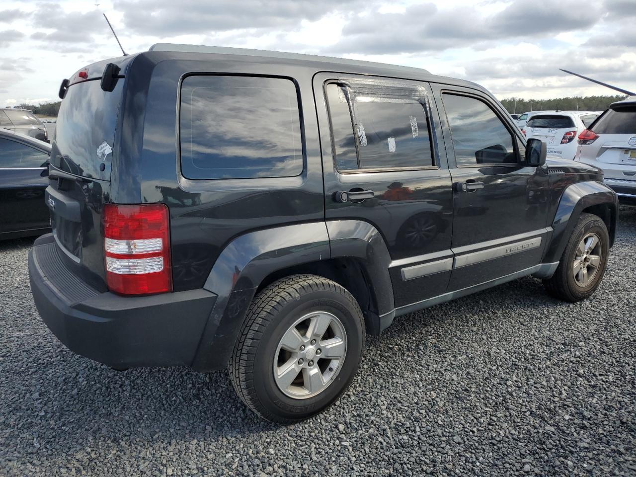 2011 Jeep Liberty (North America) - Image 3