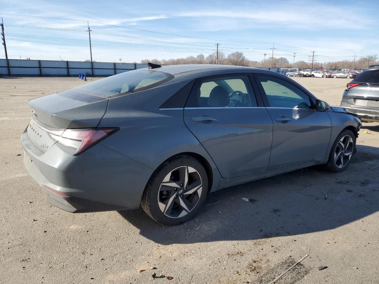 2021 Hyundai Elantra - Image 3