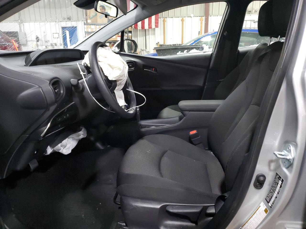 2022 Toyota Prius - Image 7
