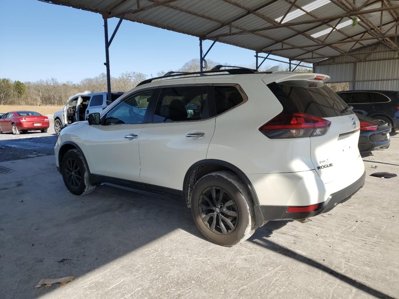 2018 Nissan Rogue - Image 2