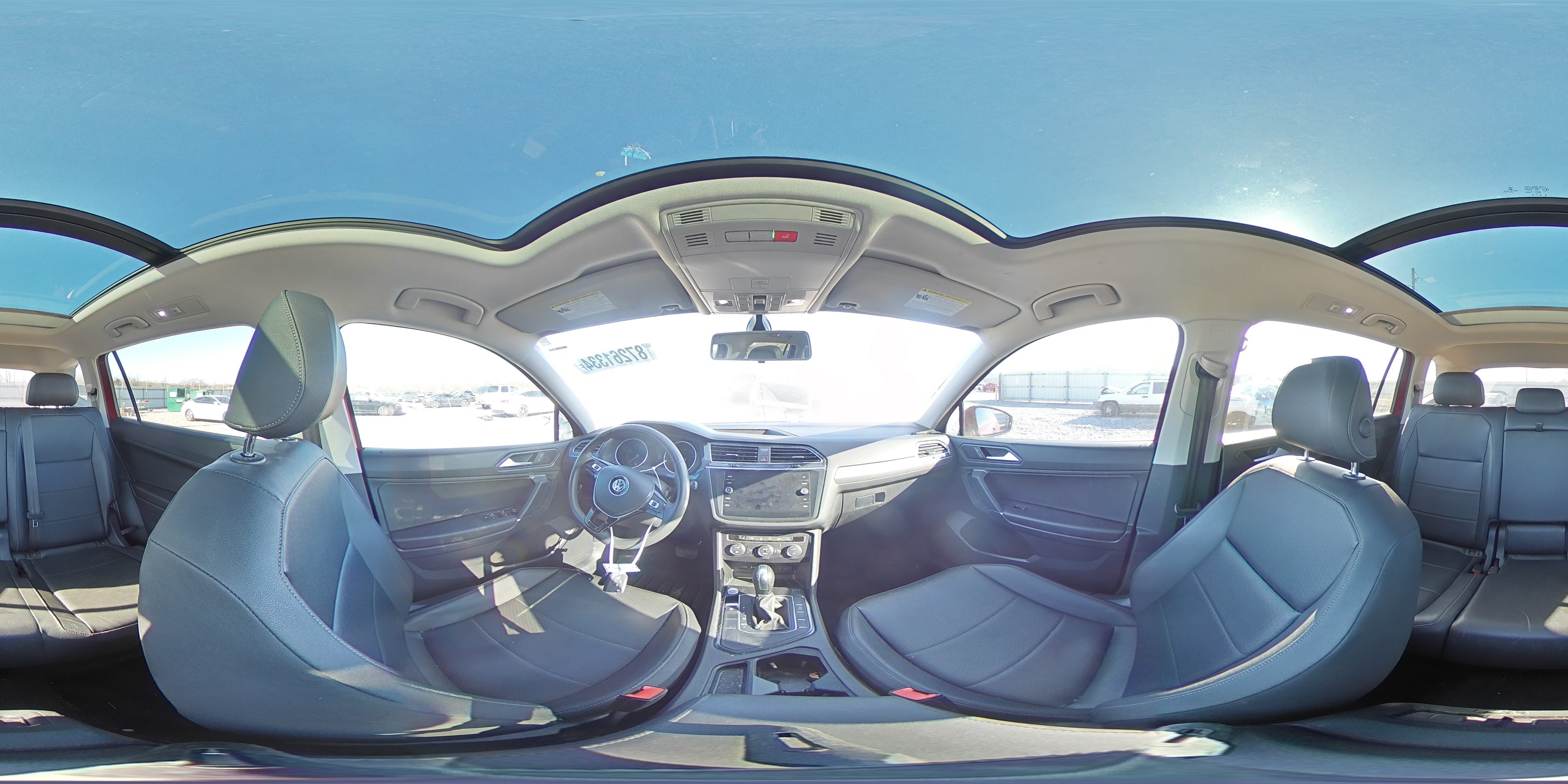 2020 Volkswagen Tiguan - Image 14