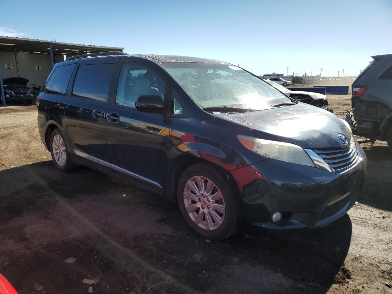 2011 Toyota Sienna - Image 4