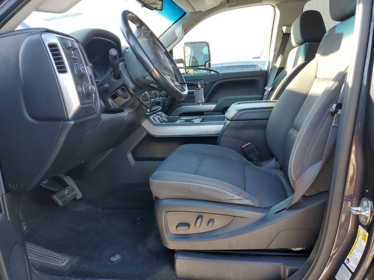 2015 Chevrolet Silverado - Image 7