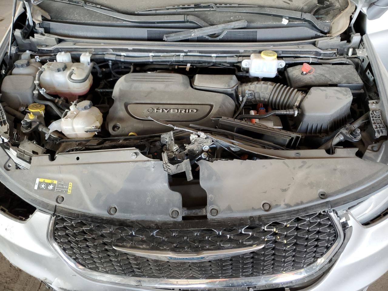 2021 Chrysler Pacifica - Image 12