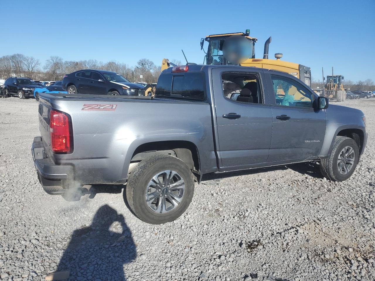 2022 Chevrolet Colorado - Image 3