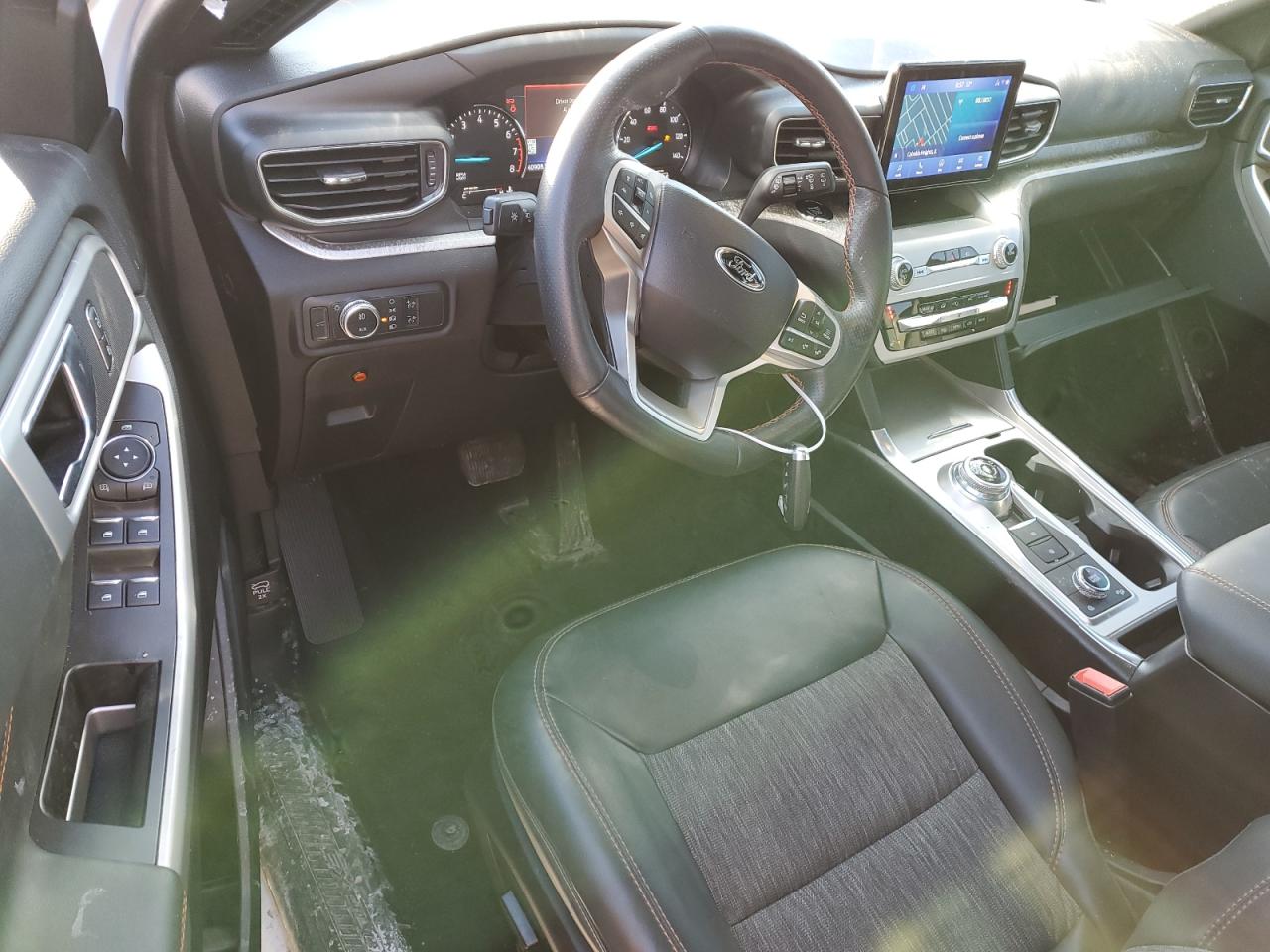 2022 Ford Explorer - Image 8