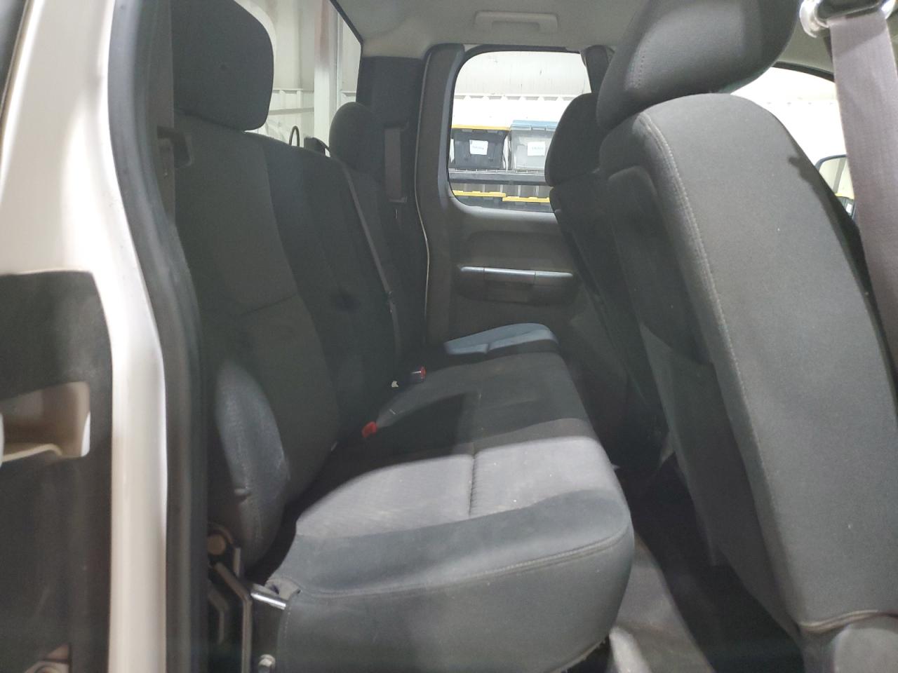 2011 Chevrolet Silverado - Image 10