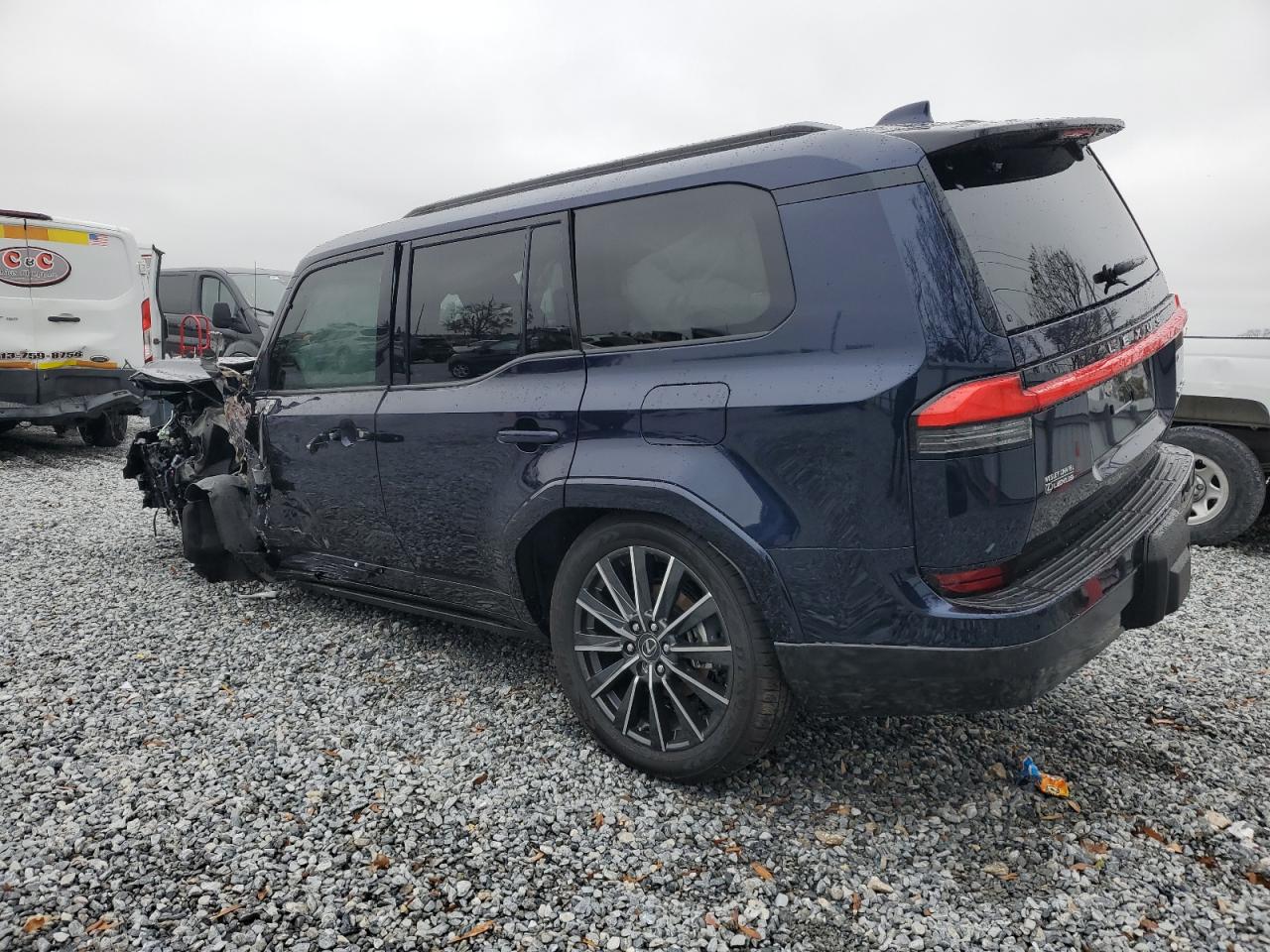 2024 Lexus GX - Image 2